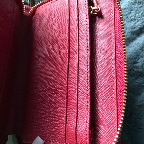 SOLD Red Tory Burch Wristlet/Wallet - Picture 3 of 4